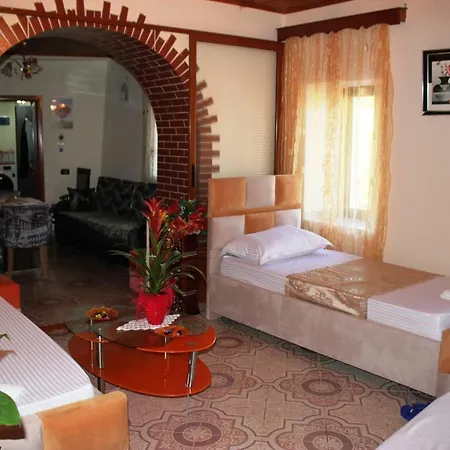 Apartman Kurti Berat