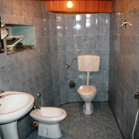 Apartment Kurti