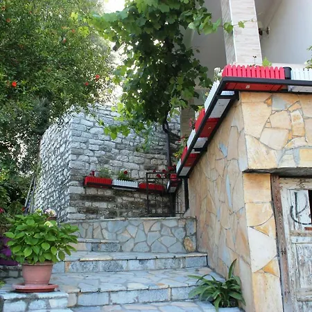 Kurti Apartment